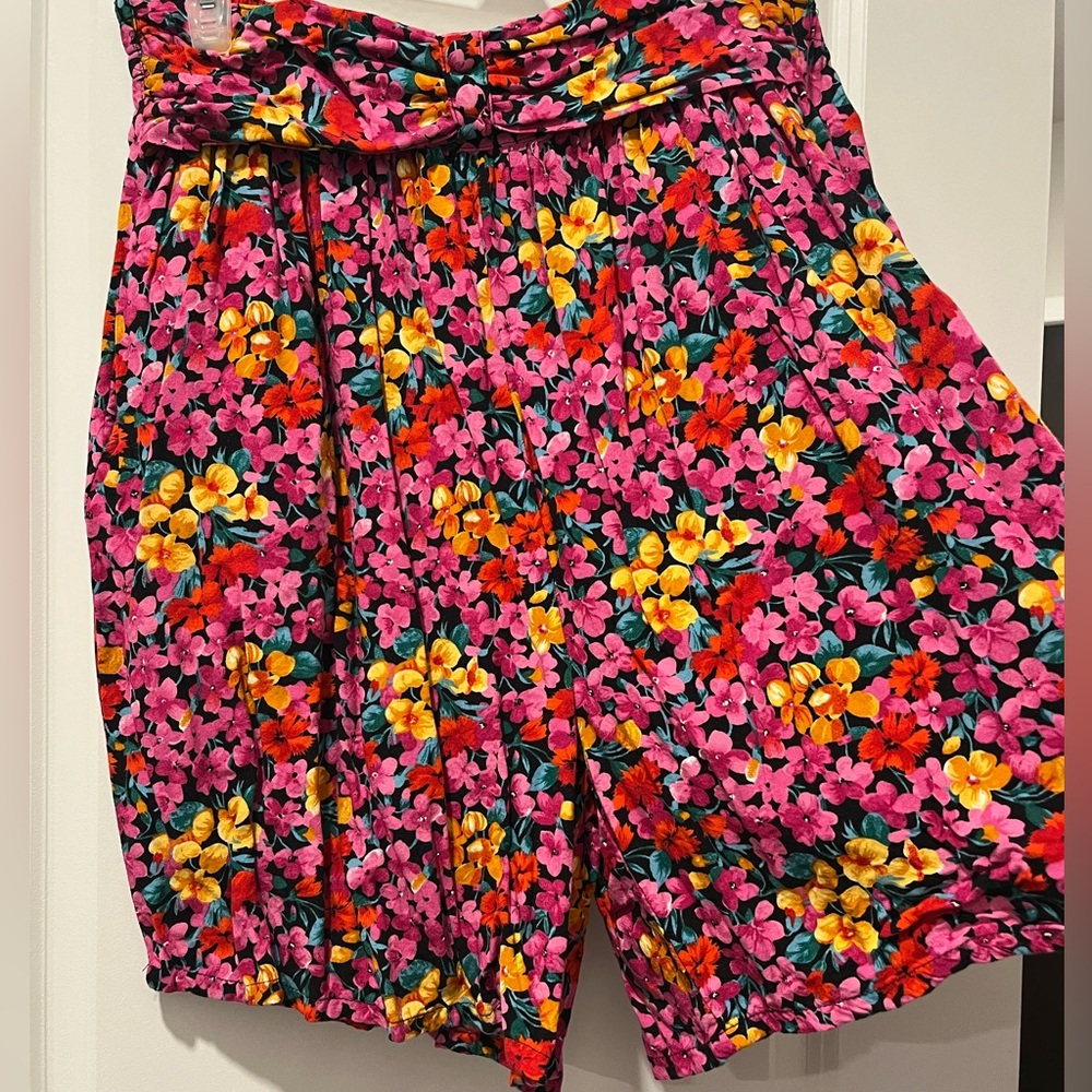 Fun Vintage Gitano summer shorts/skirt!